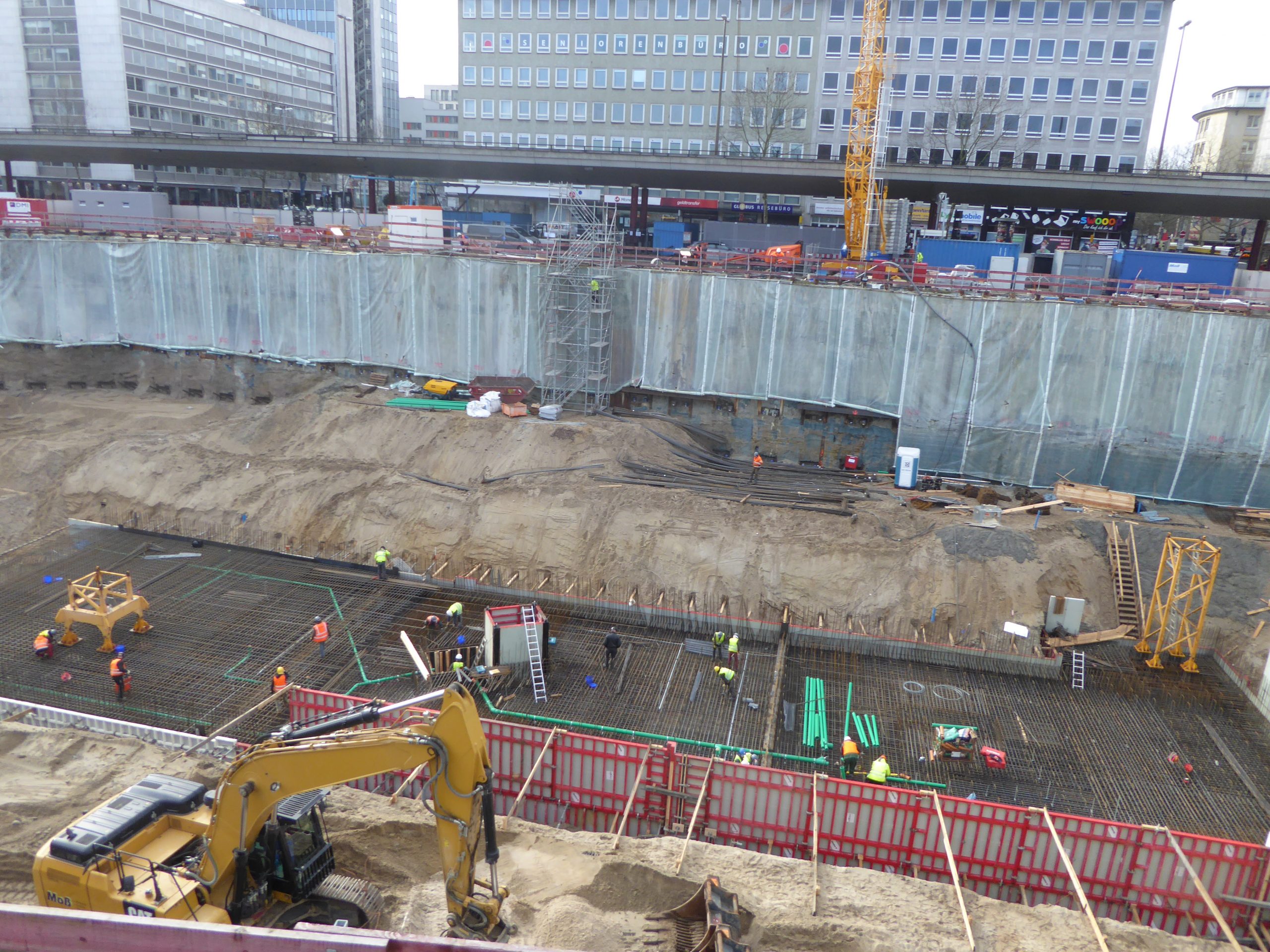 Bremer Bahnhofsvorplatz: Übergabe von Teilbereichen der Baugrube an den Hochbauer